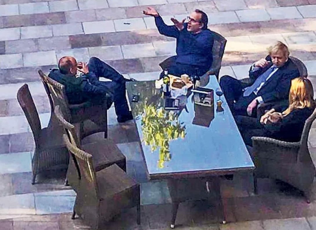 Thu tuong Anh bien minh cho tam anh tu tap giua phong toa hinh anh