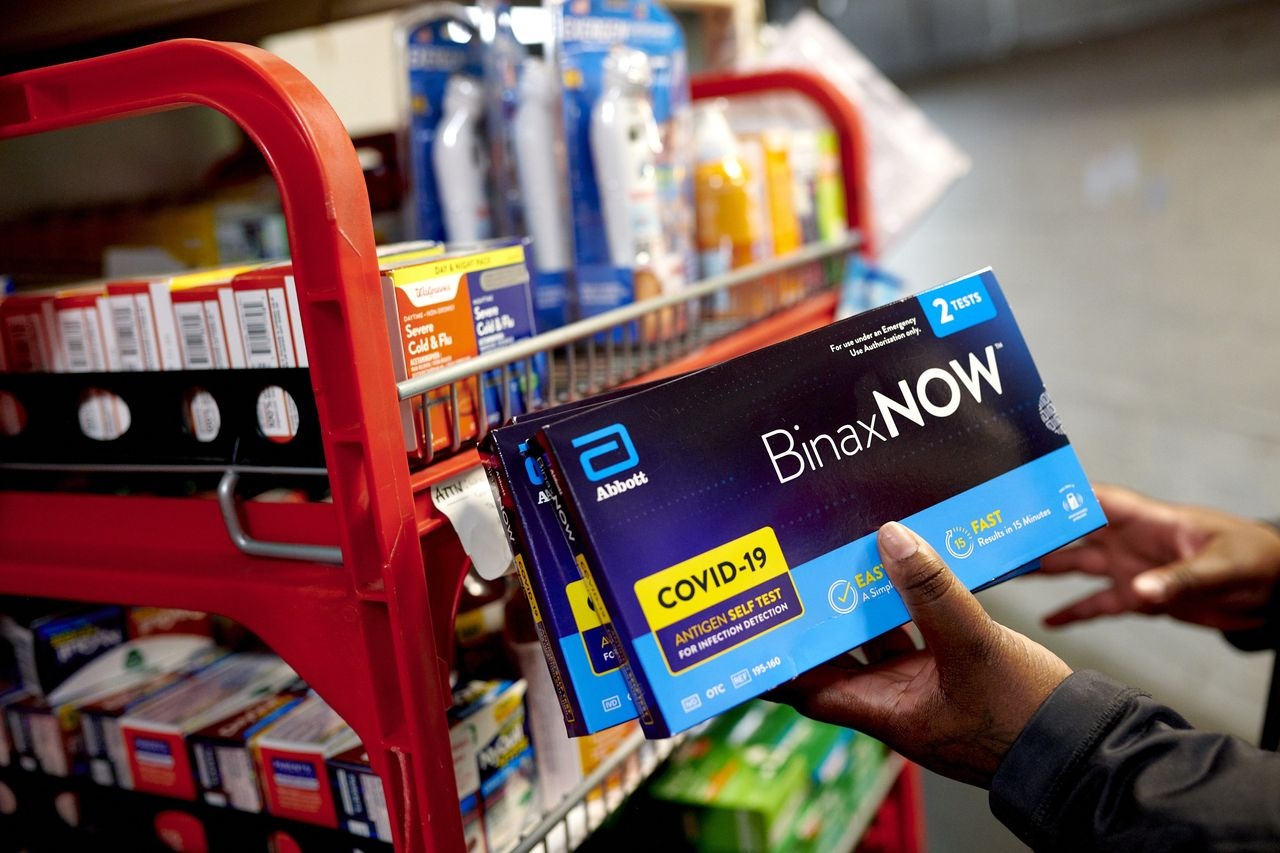 Vi sao kit test nhanh o My tang gia bat thuong? hinh anh