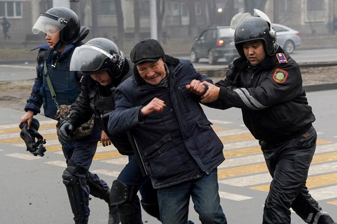 Tong thong Kazakhstan thanh trung co quan tinh bao hinh anh