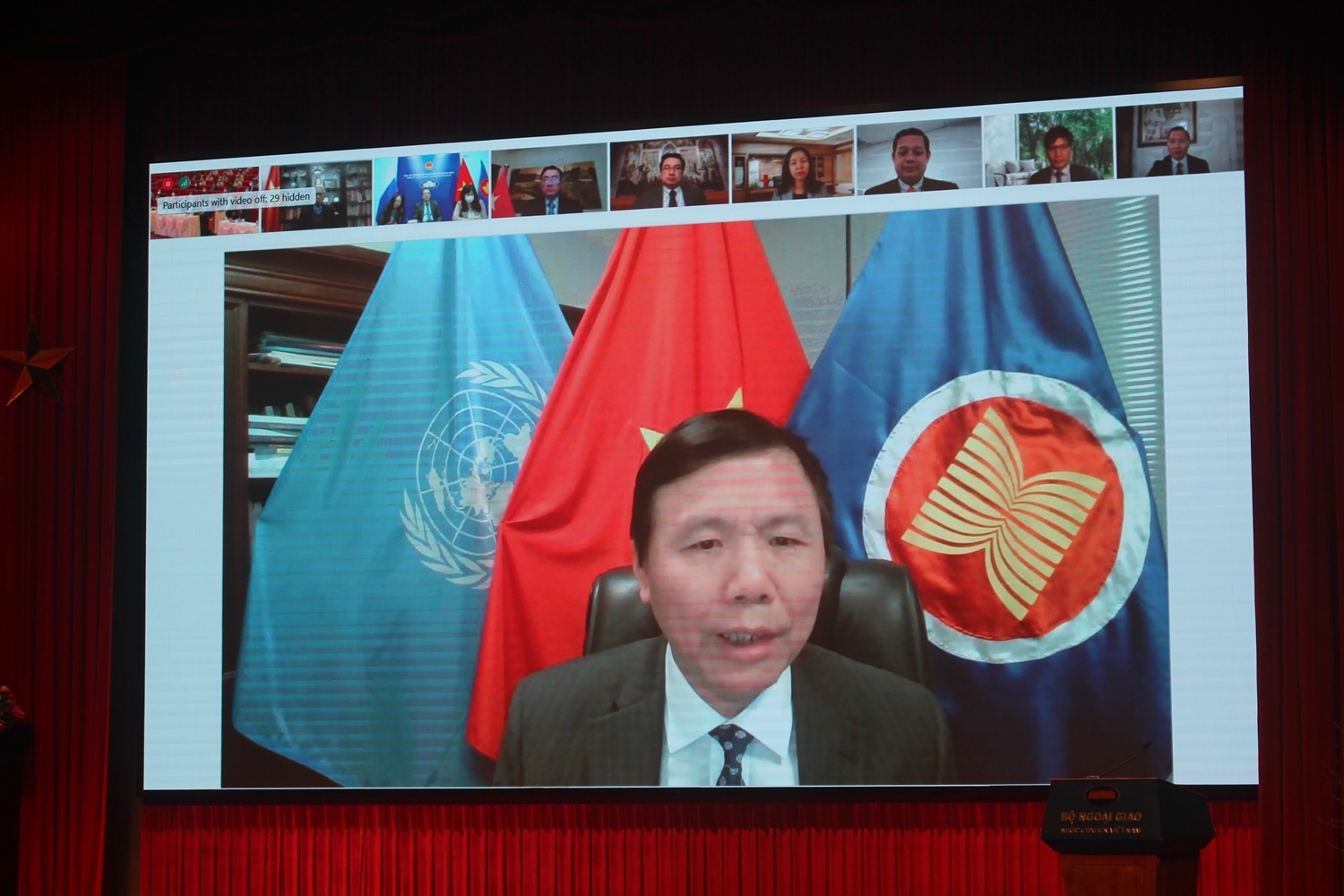 hoi dong bao an anh 1