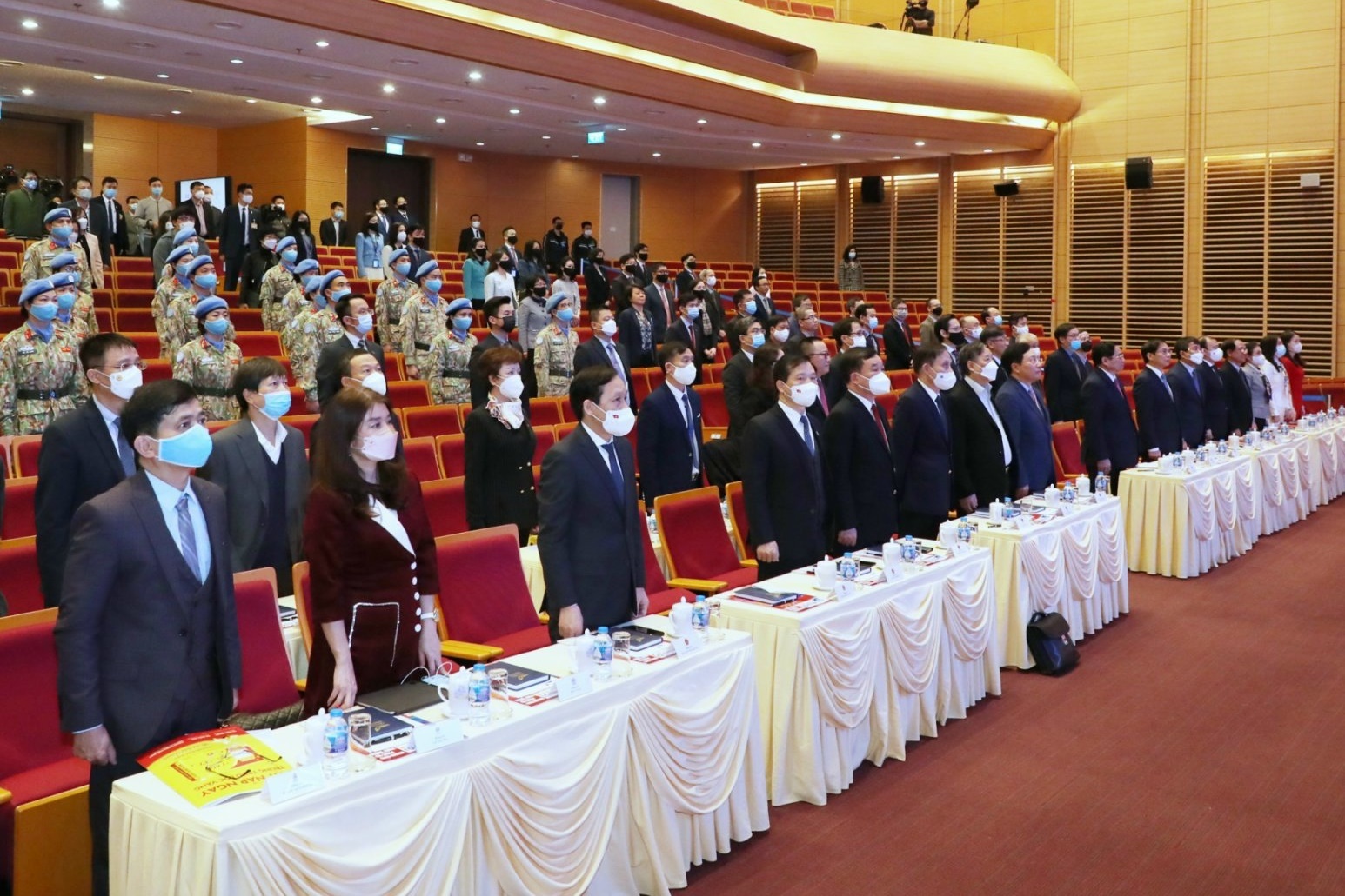 hoi dong bao an anh 3