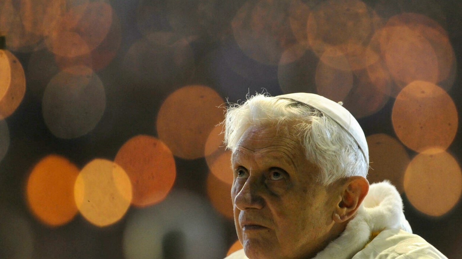 Cuu Giao hoang Benedict XVI xin tha thu vi sai lam trong be boi au dam hinh anh