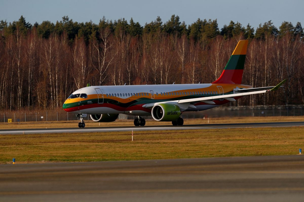 ‘Sot’ ve may bay roi khoi Ukraine hinh anh