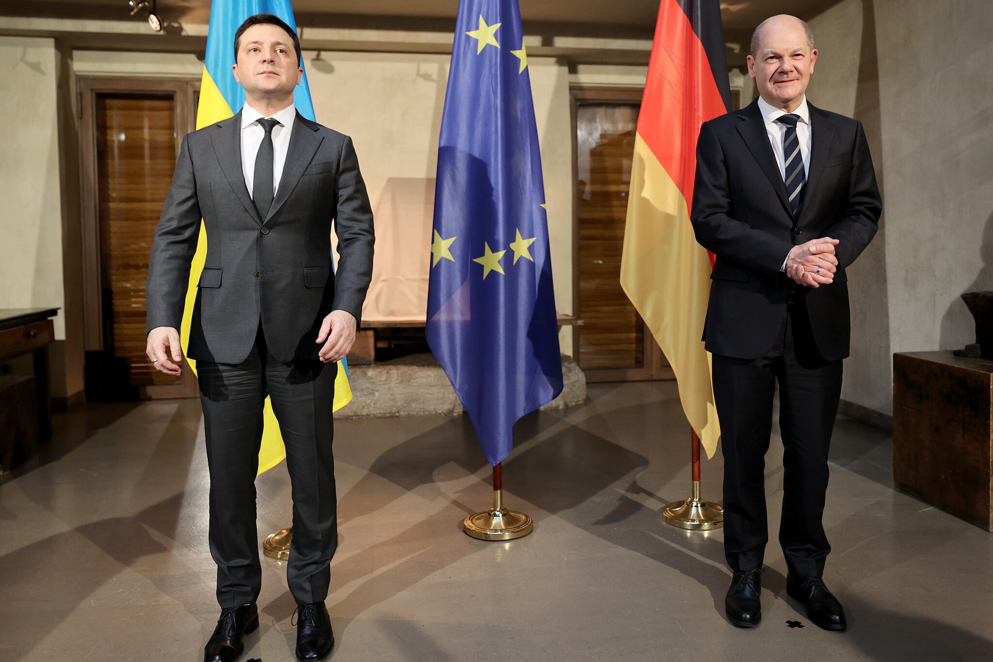 Tong thong Ukraine keu goi trung phat Nga anh 1