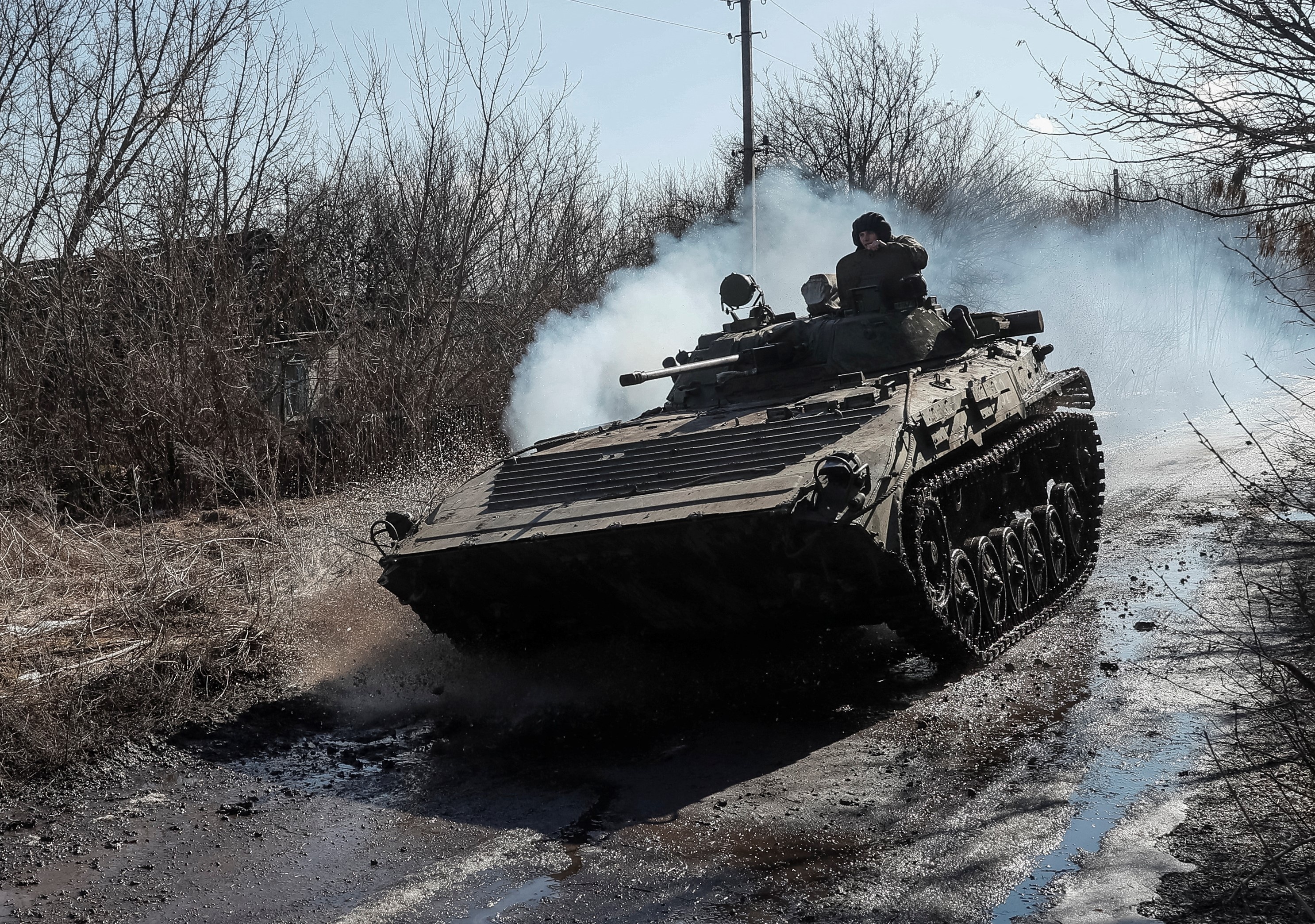 Phe noi day cho Nga quyen xay can cu quan su o mien Dong Ukraine hinh anh