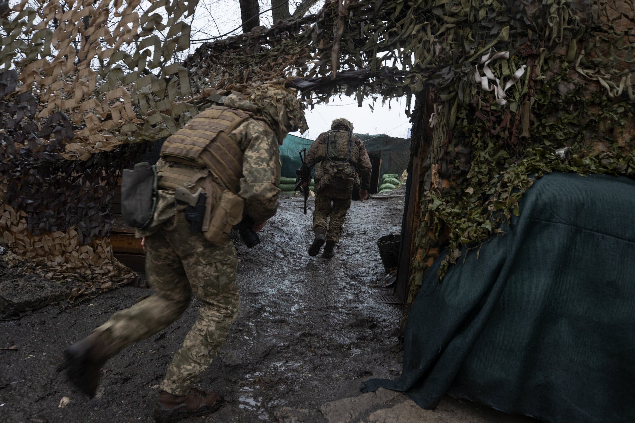 Dai su Viet Nam o Ukraine: Chien su se gioi han o quy mo cuc bo hinh anh