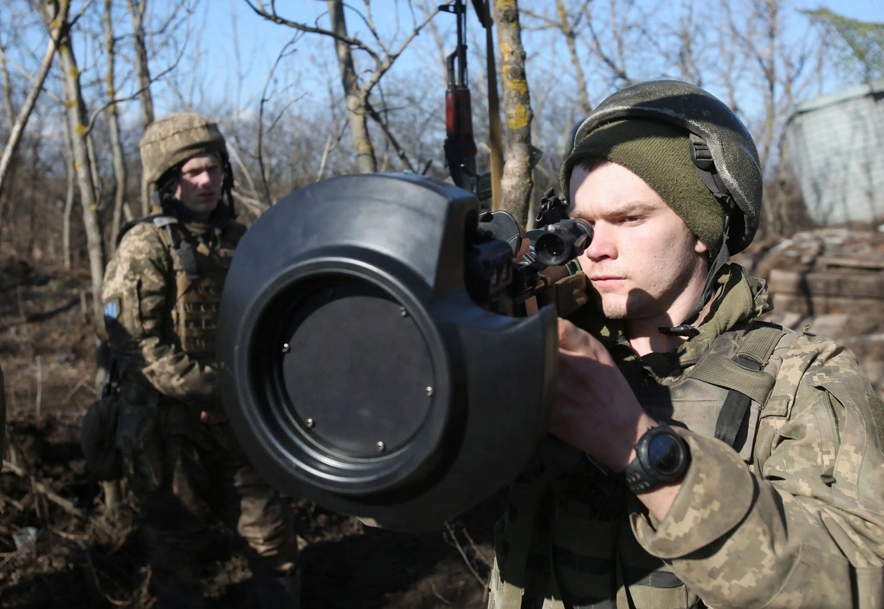 Interpol: Vu khi vien tro cho Ukraine co the roi vao tay toi pham hinh anh