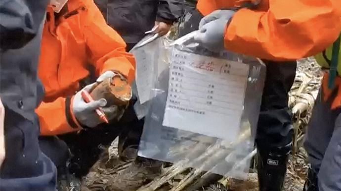 hop den may bay trung quoc gap nan anh 1