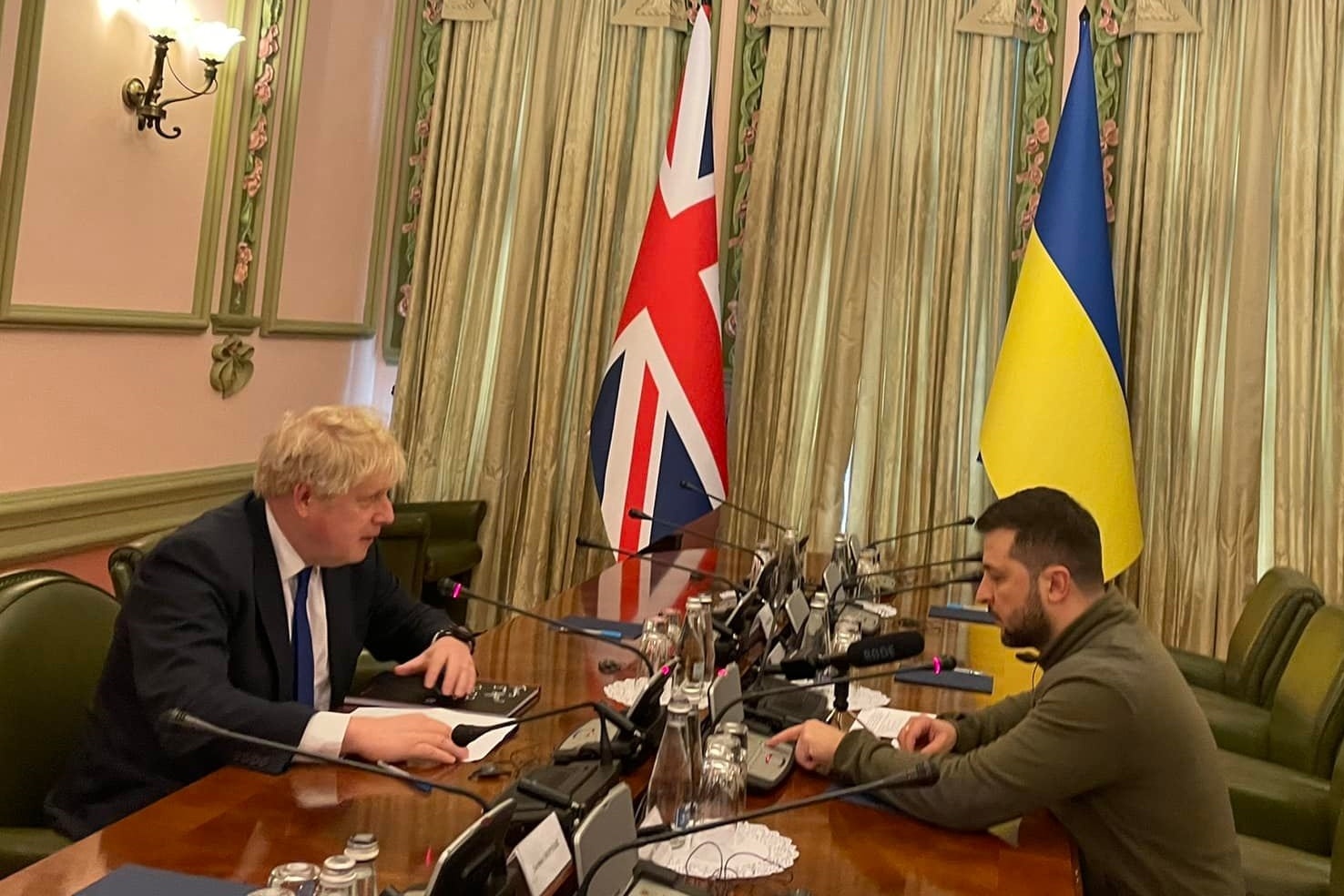 Thu tuong Anh den Kyiv gap tong thong Ukraine hinh anh