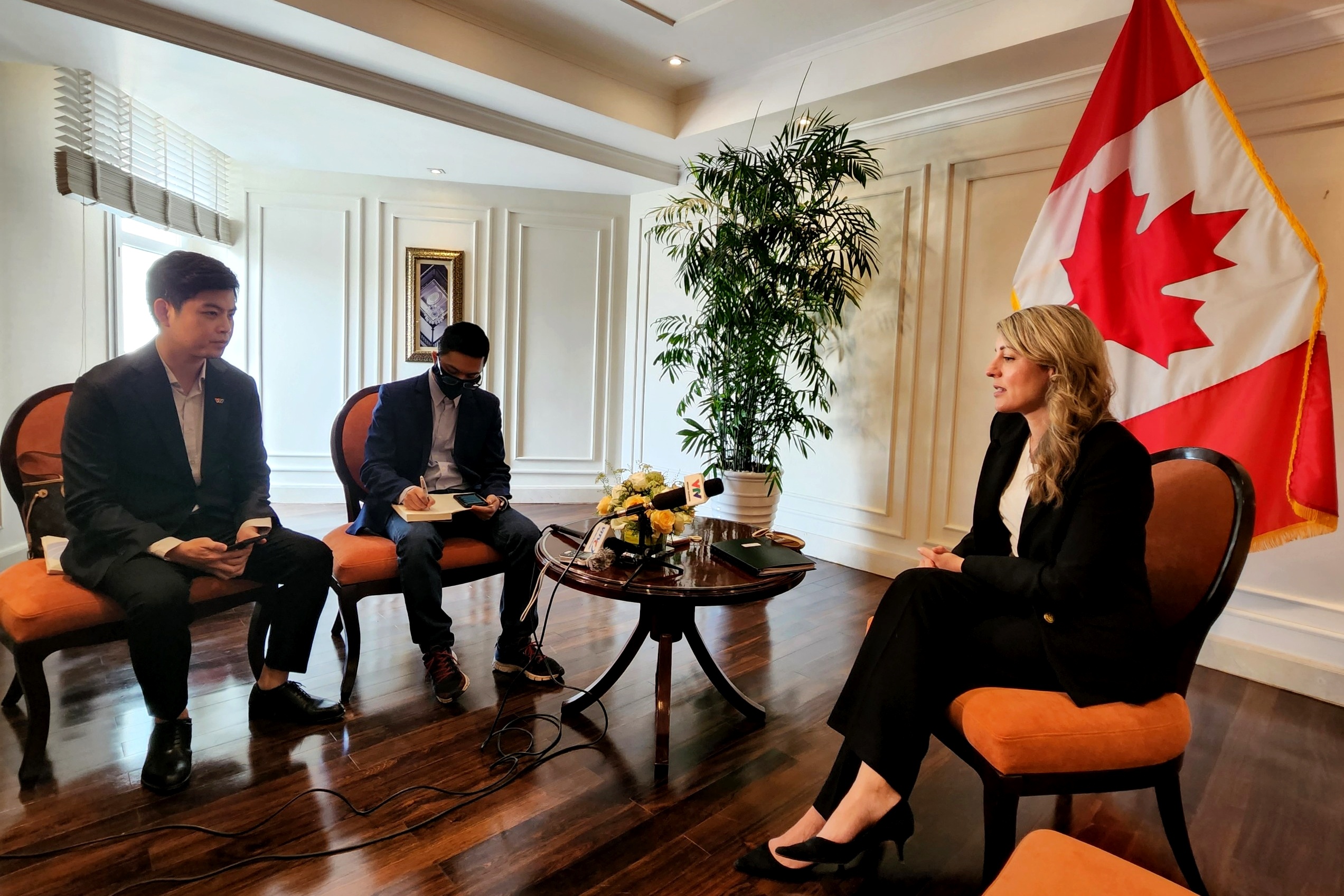 Ngoại trưởng Canada Mélanie Joly ảnh 1 Ngoai truong Canada Melanie Joly anh 1