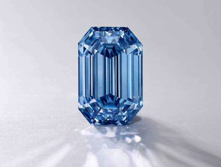 Vien kim cuong xanh lon nhat the gioi duoc dau gia hon 57 trieu USD hinh anh