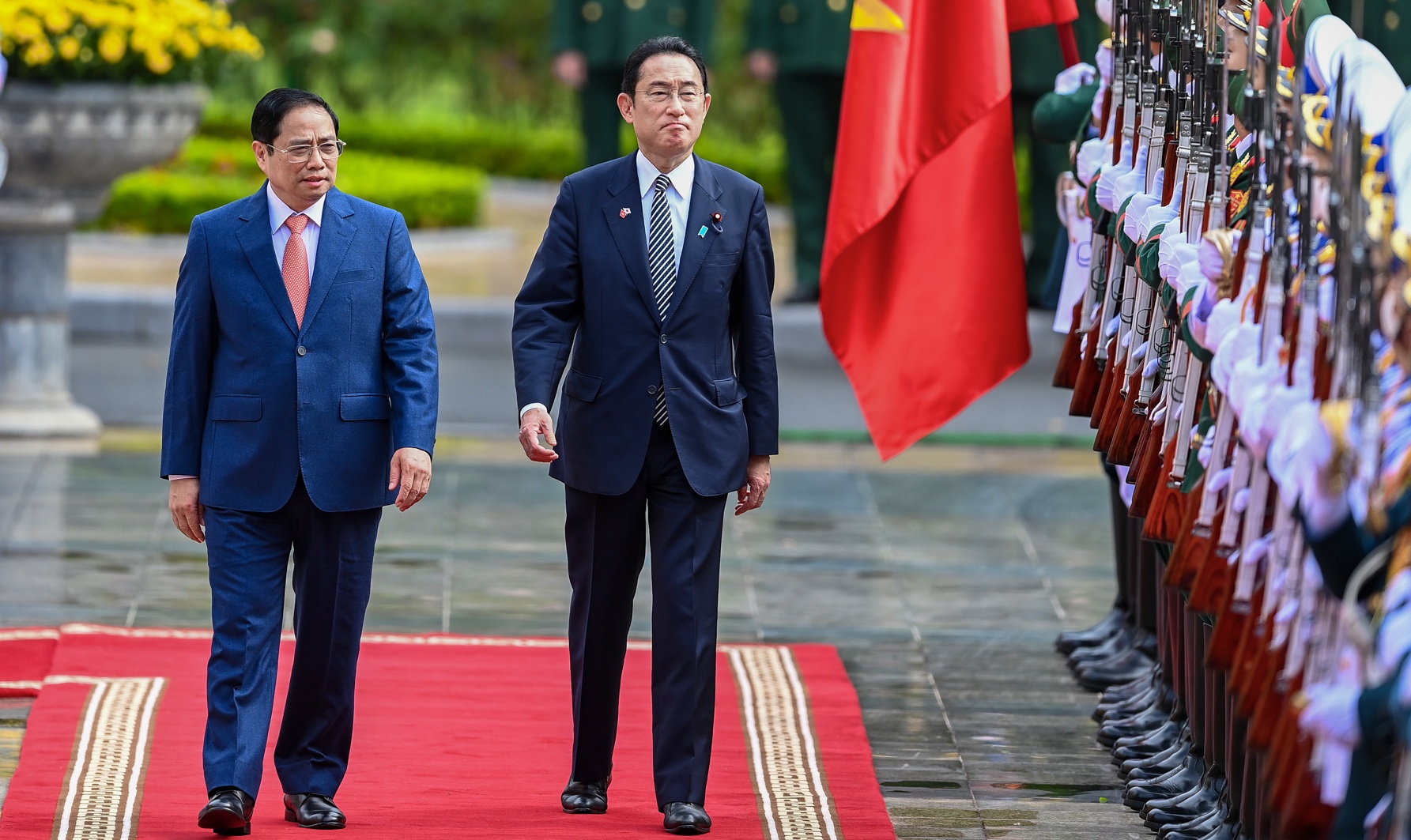 Thu tuong Pham Minh Chinh chu tri le don chinh thuc thu tuong Nhat Ban hinh anh