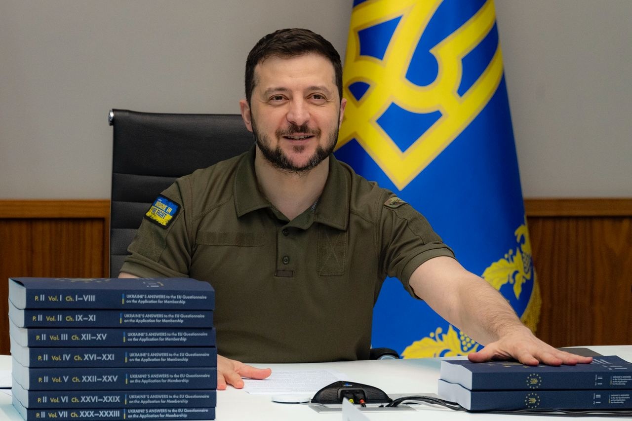 Ukraine hoan thanh phan 2 bang cau hoi danh cho ung vien EU hinh anh
