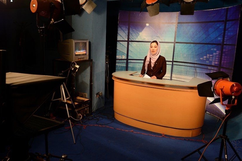 Taliban yeu cau nguoi dan chuong trinh nu che mat khi len song hinh anh