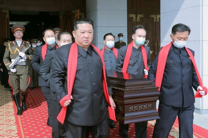 Ong Kim Jong Un khieng quan tai tai le tang Nguyen soai Hyon Chol Hae hinh anh