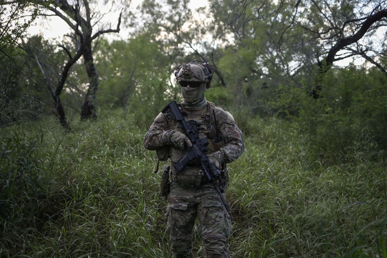 Dac vu Bortac ban ha tay sung trong tham kich o Texas hinh anh