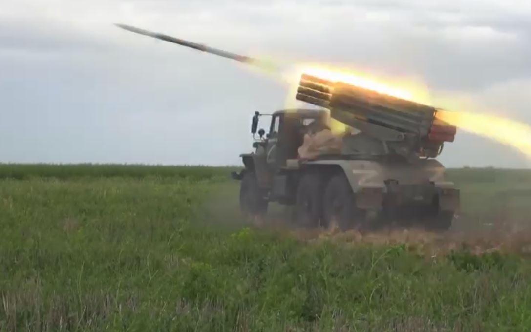 Video phao phan luc ban loat cua Nga xuat thu hinh anh