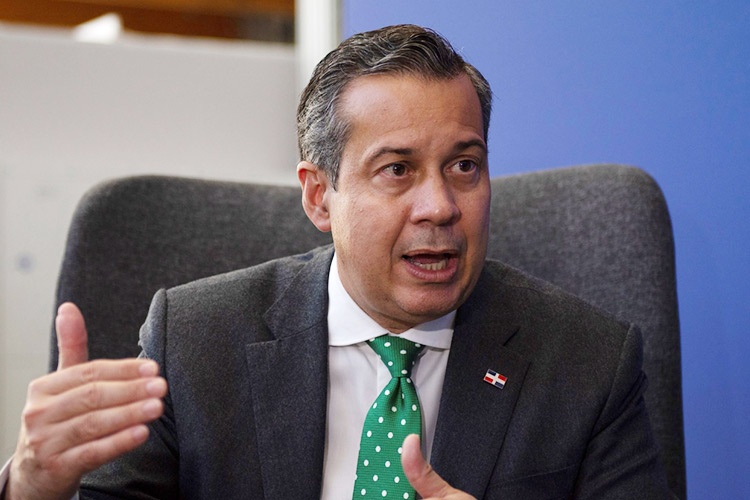 Bo truong CH Dominica bi ban chet trong van phong hinh anh