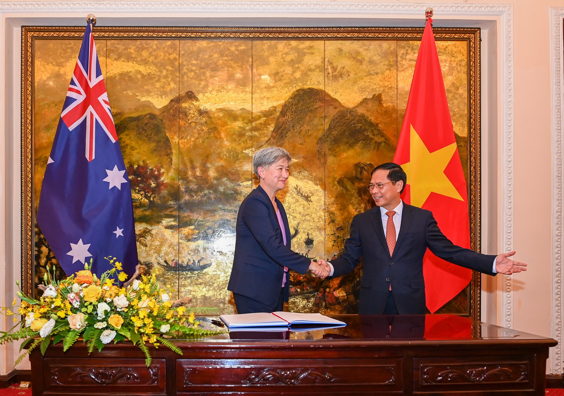 Australia luon coi trong Viet Nam anh 4