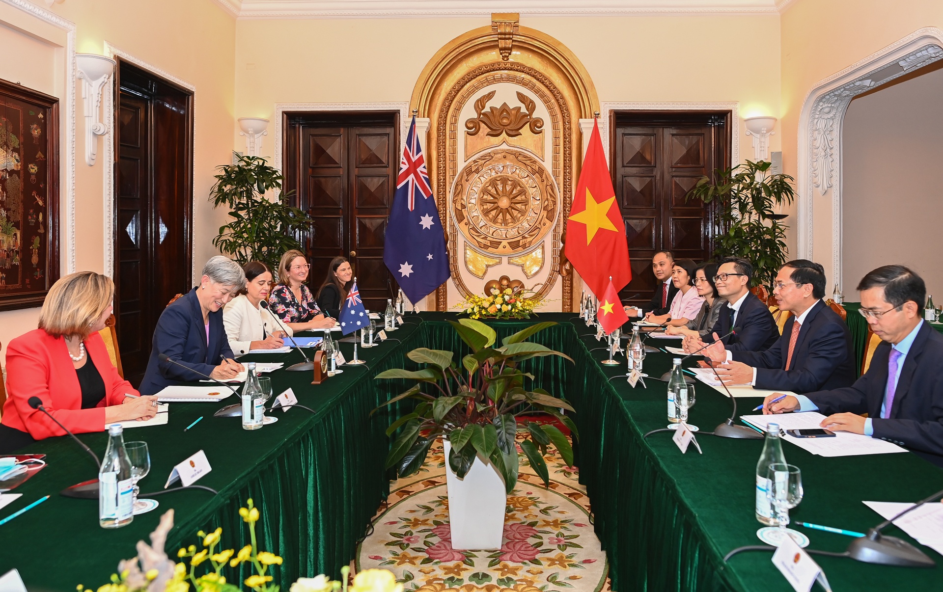 Australia luon coi trong Viet Nam anh 5