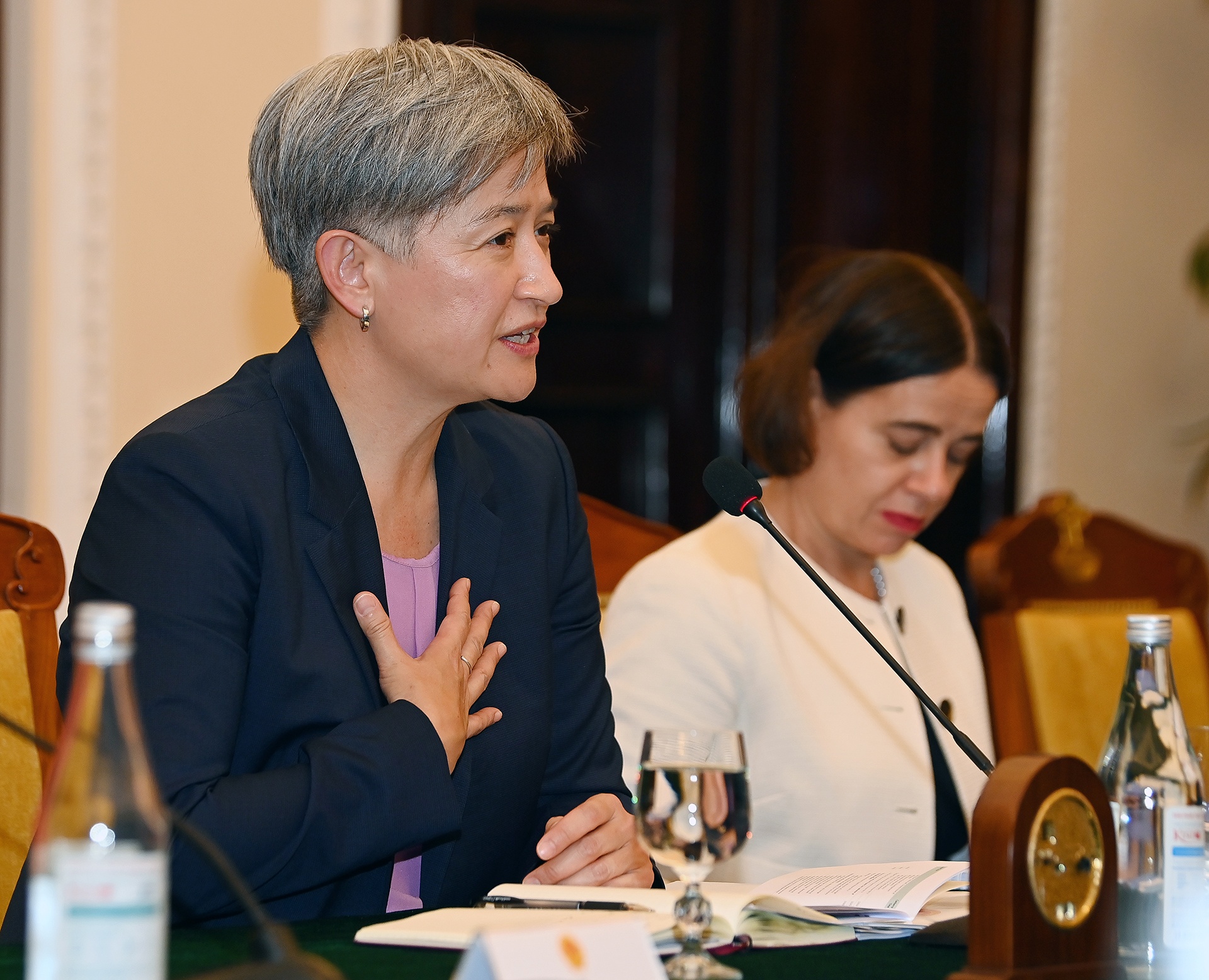 Australia luon coi trong Viet Nam anh 8