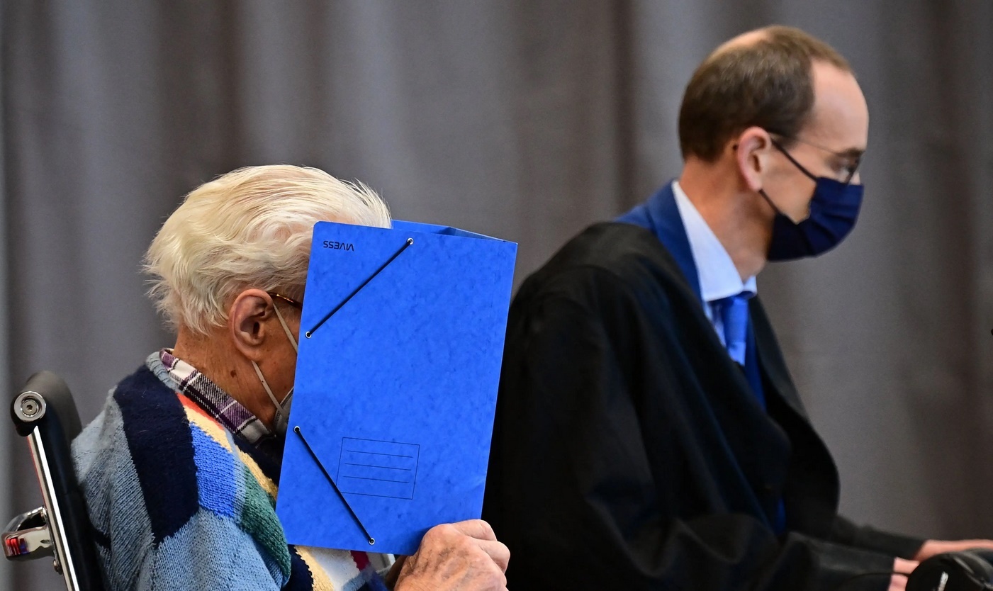 Duc phat tu cuu linh gac 101 tuoi cua trai tap trung thoi Phat xit hinh anh