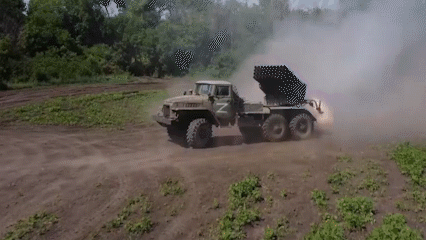 Nga tung video phao phong loat Grad pha huy muc tieu o Ukraine hinh anh