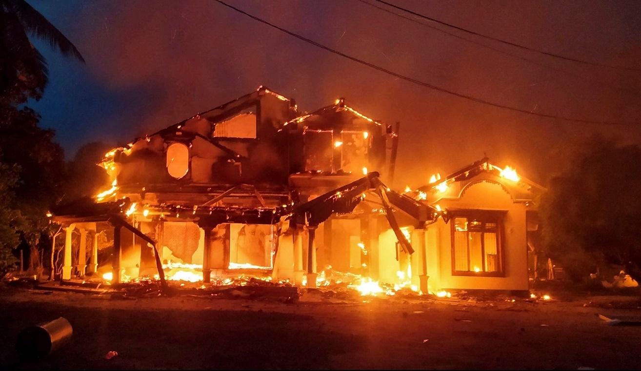 Nha rieng thu tuong Sri Lanka bi phong hoa hinh anh