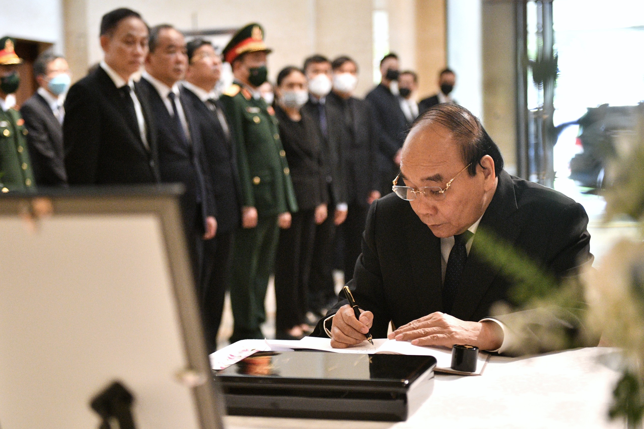 Thu tuong tuong niem ong Abe anh 2