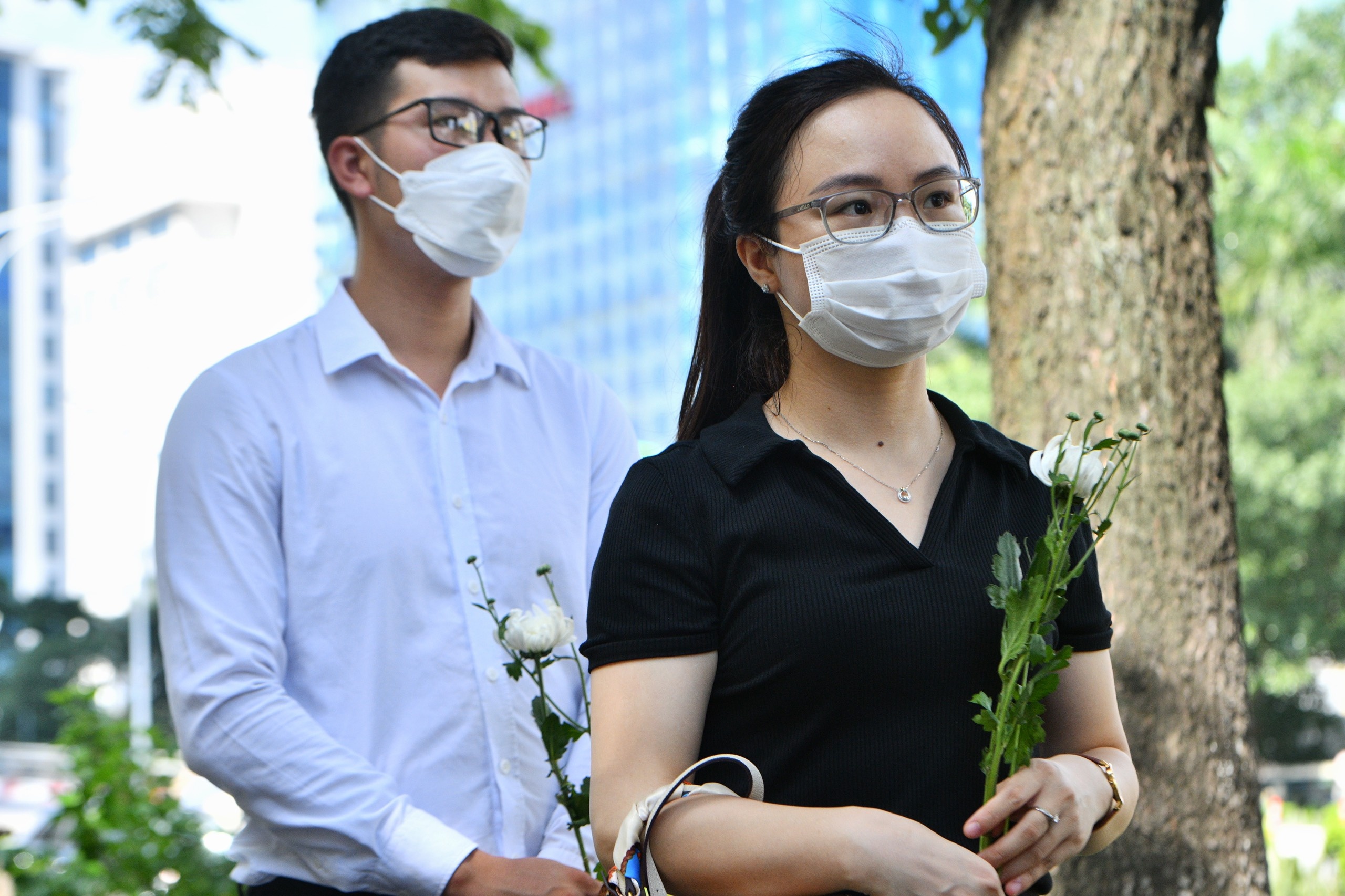 tuong niem ong Abe anh 2