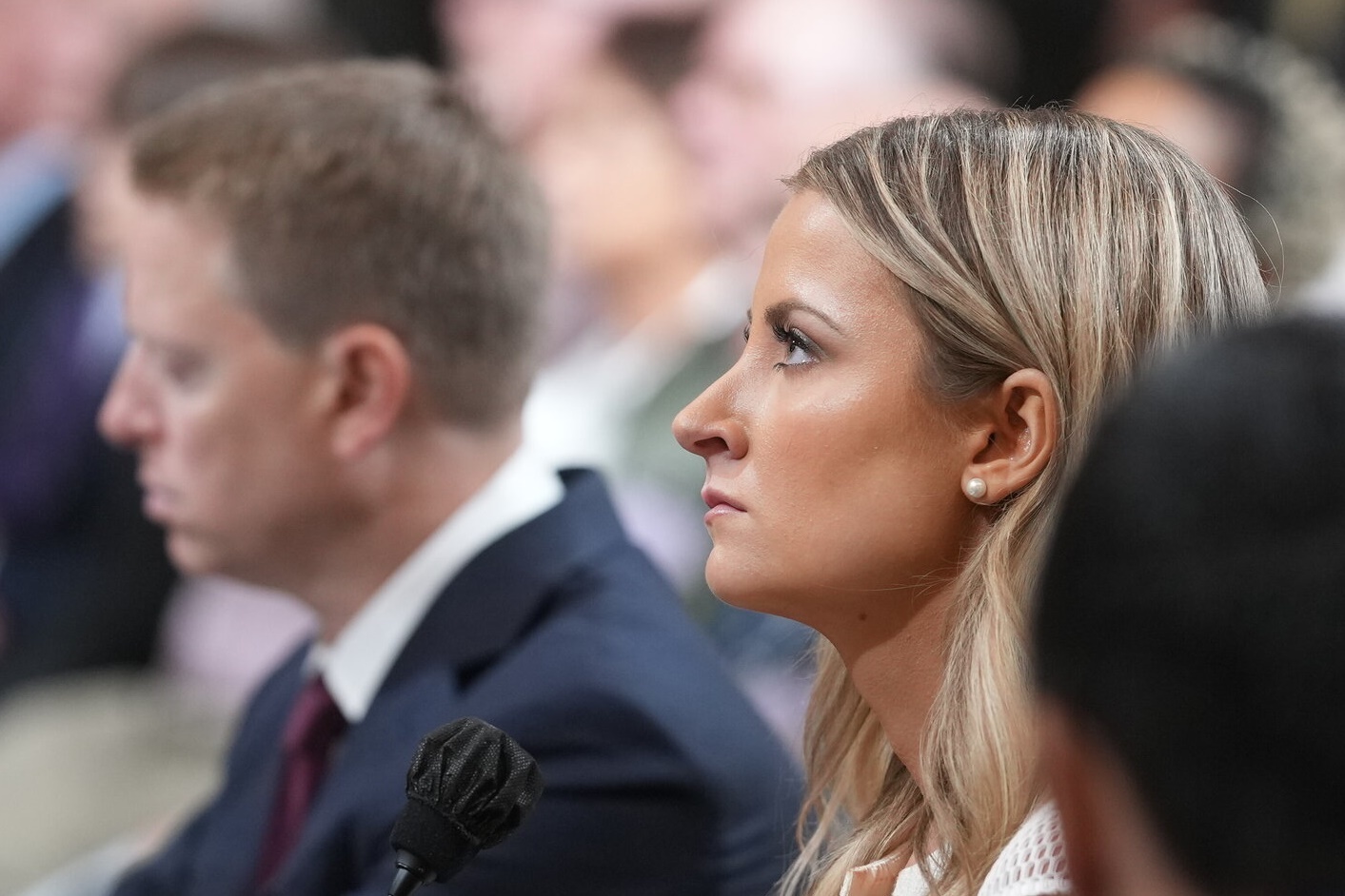 Phu nu chiu nhieu da kich khi chong lai ong Trump hinh anh