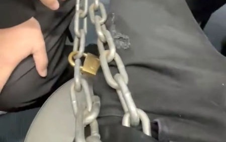 Nhat xu phat ngoi truong xich du hoc sinh Viet hinh anh