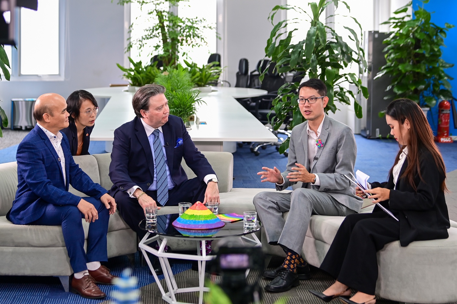 Loi khang dinh dang khich le voi cong dong LGBT hinh anh