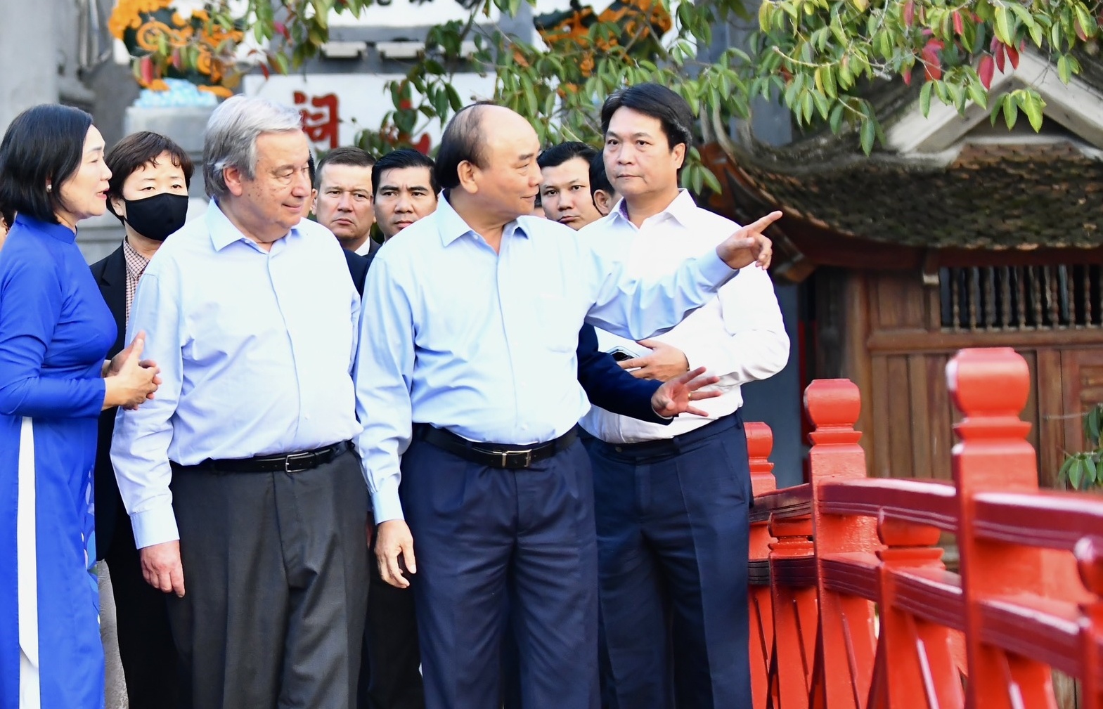 Tong thu ky Lien Hop Quoc dao ho Guom hinh anh