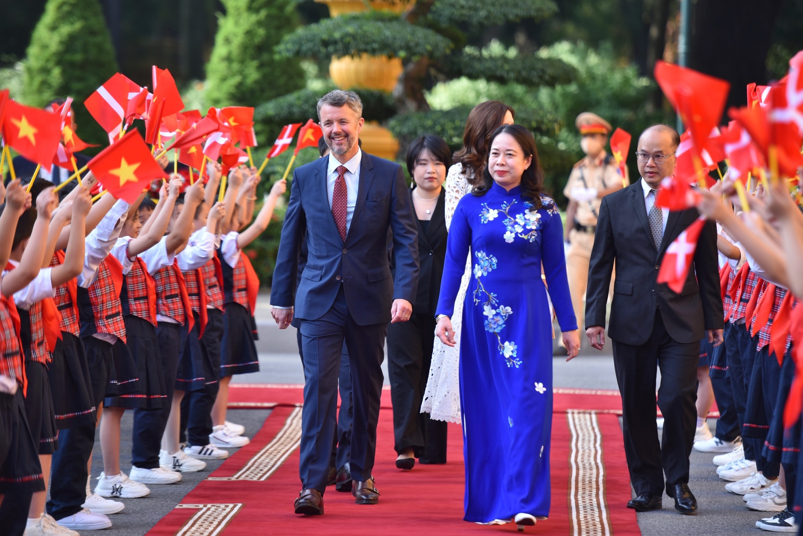 Thai tu Frederik anh 5