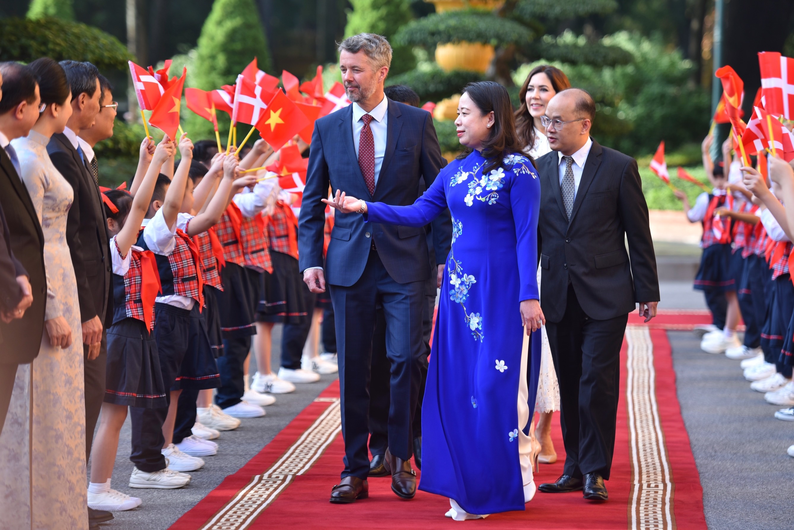 Thai tu Frederik anh 6