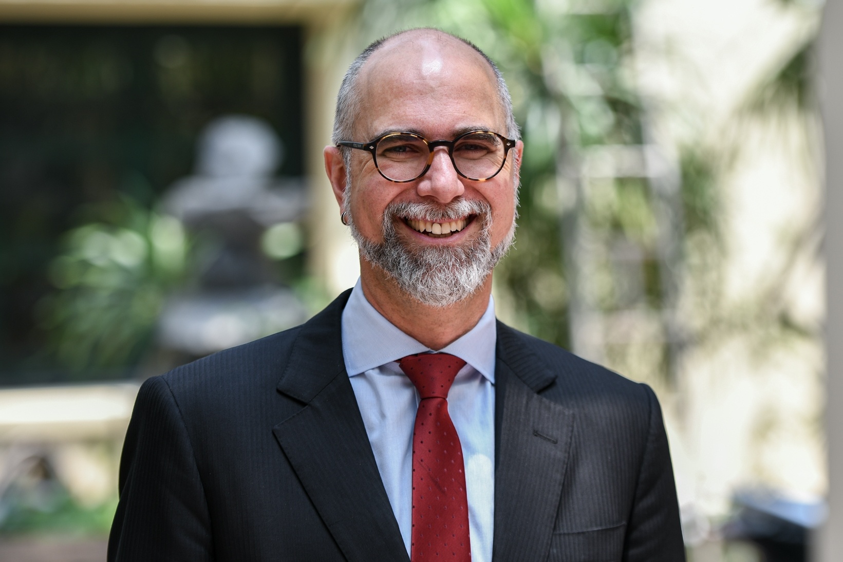 Dai su Canada o Viet Nam va cuoc gap co ban banh ran hinh anh