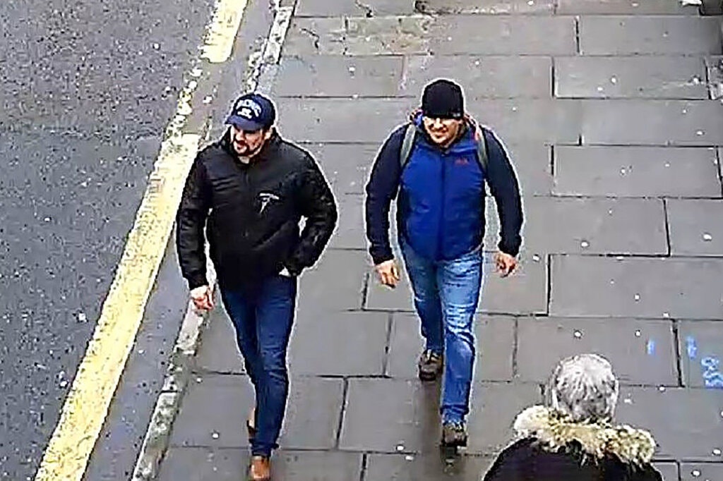 Vu no dan den viec Nga - CH Czech thi nhau truc xuat nha ngoai giao hinh anh