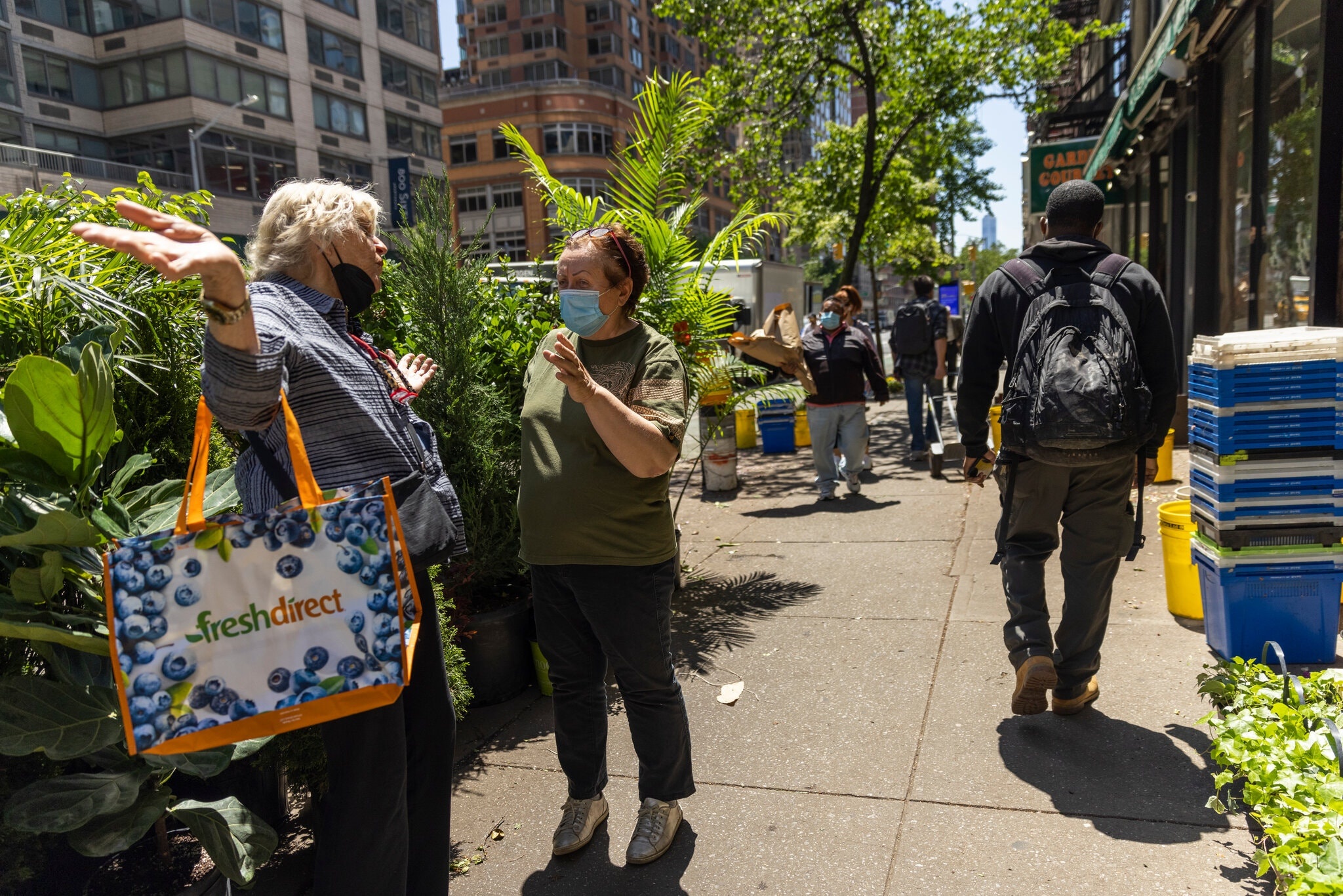 nguoi My khong can deo khau trang anh 1