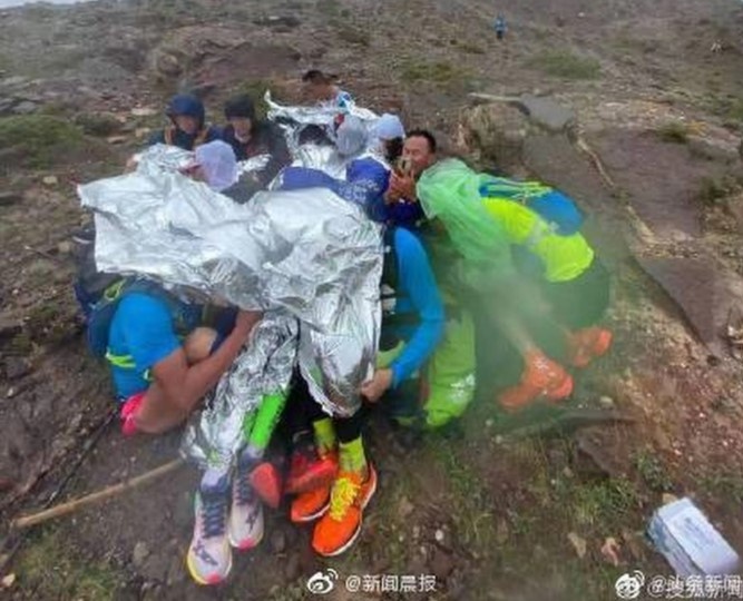 Loi ke nhan chung ve duong chay marathon 'tu than' o Trung Quoc hinh anh