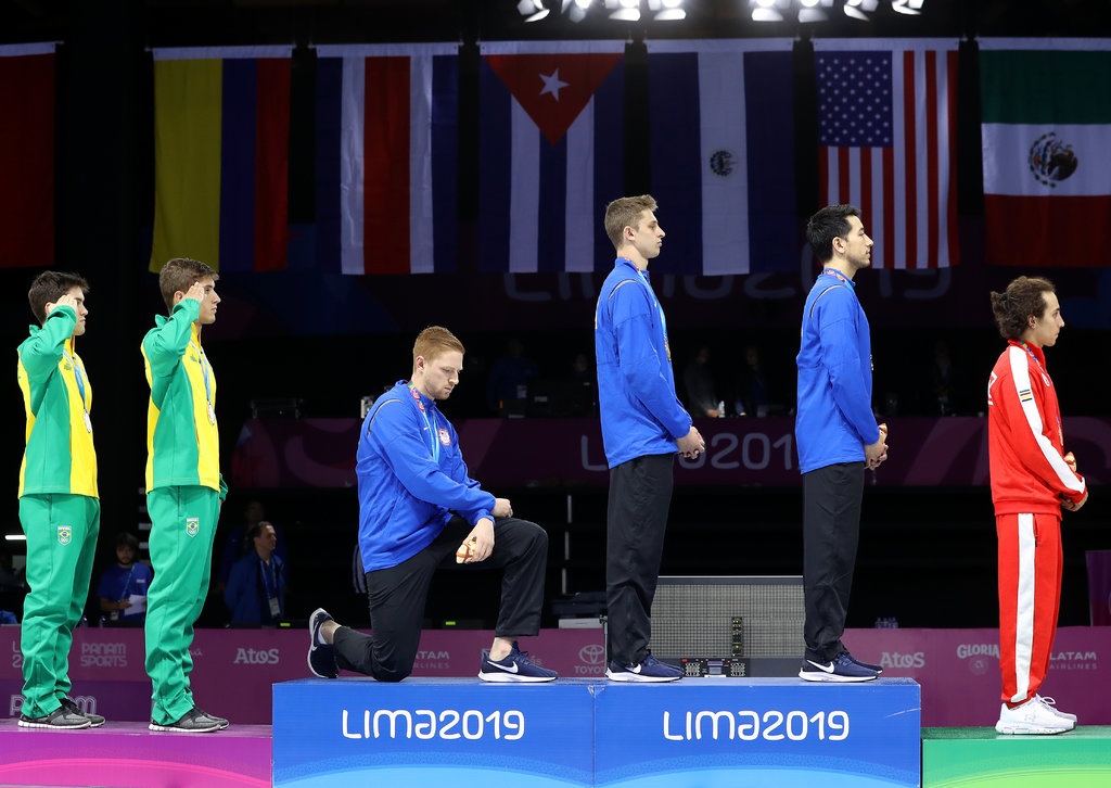 Hanh dong phan doi trong Olympic anh 3