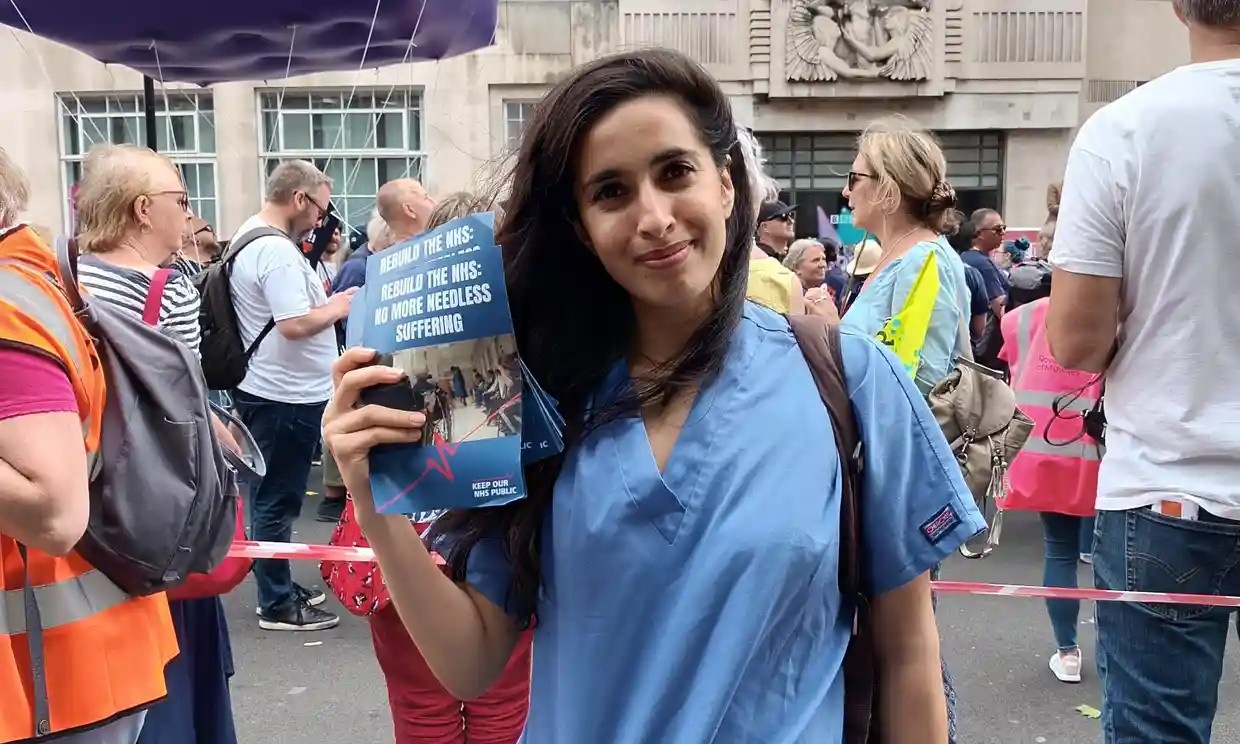 Bieu tinh tai Anh anh 4