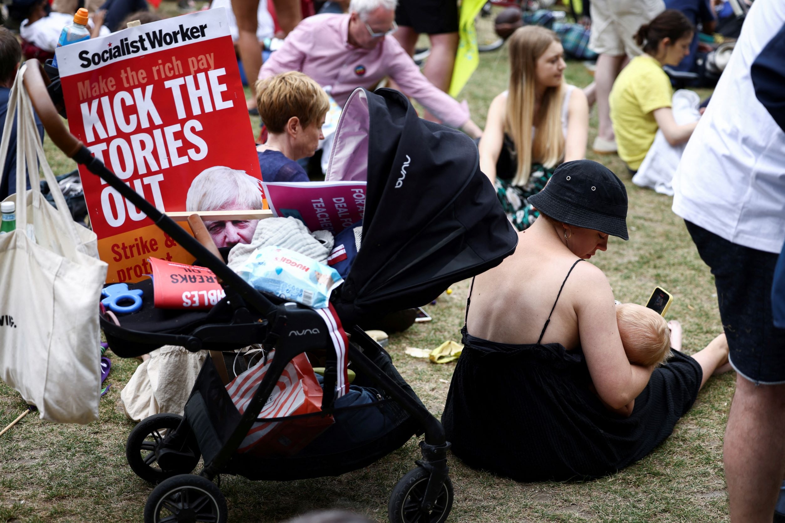 Y ta Anh: 'Toi da hoi sinh nhung trai tim nhung chang mua noi ve tau' hinh anh