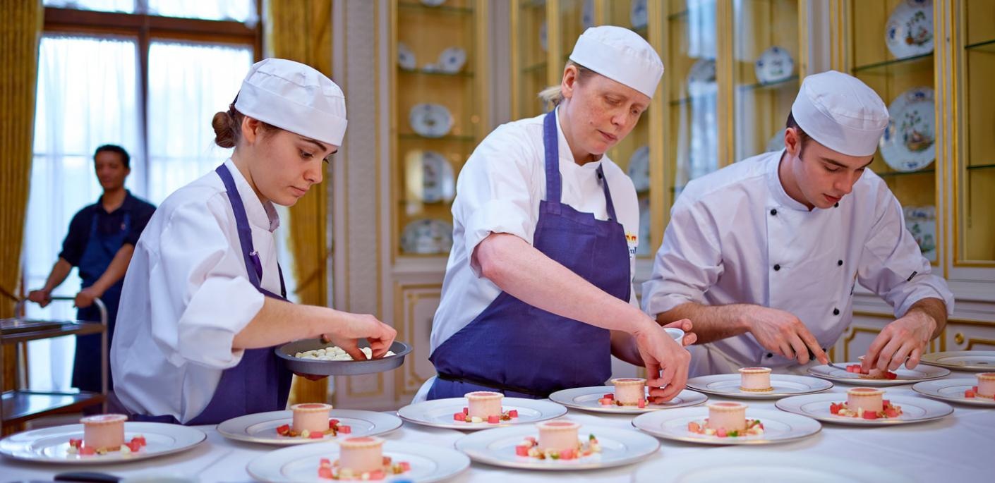 Quyen mien tru cua Nu hoang Anh anh 4