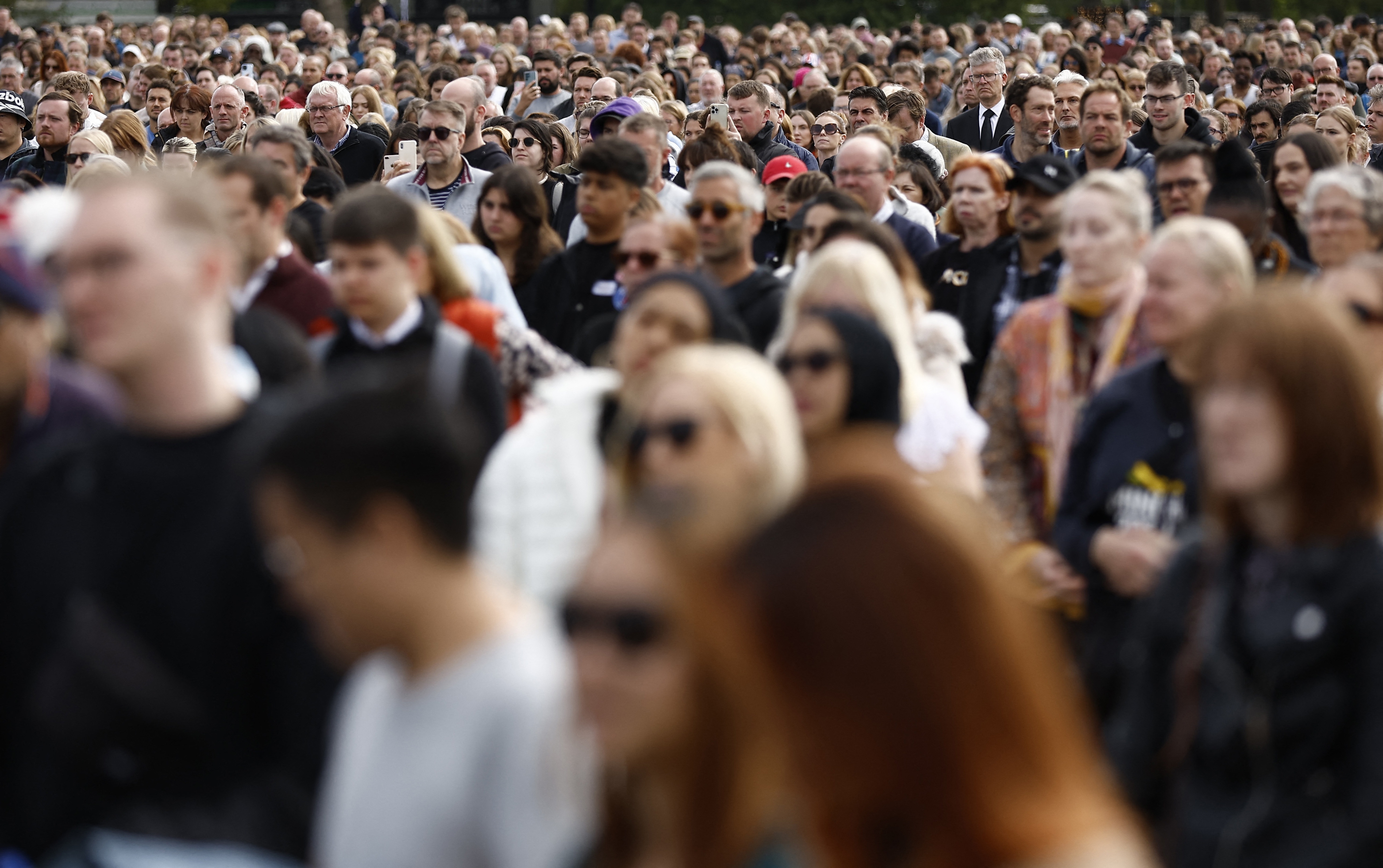 Zing tu Anh: Nguoi dan Anh tien biet Nu hoang Elizabeth II hinh anh