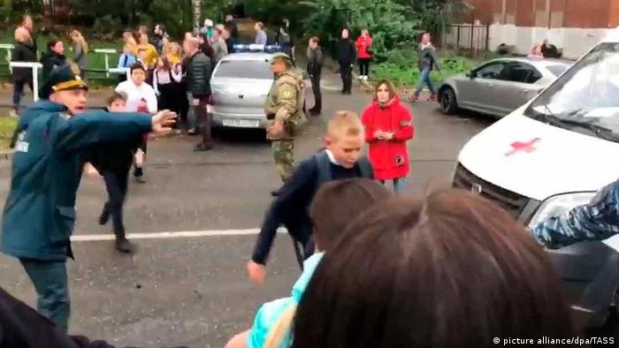 Chu tich nuoc Nguyen Xuan Phuc gui dien tham hoi ve vu xa sung o Nga hinh anh