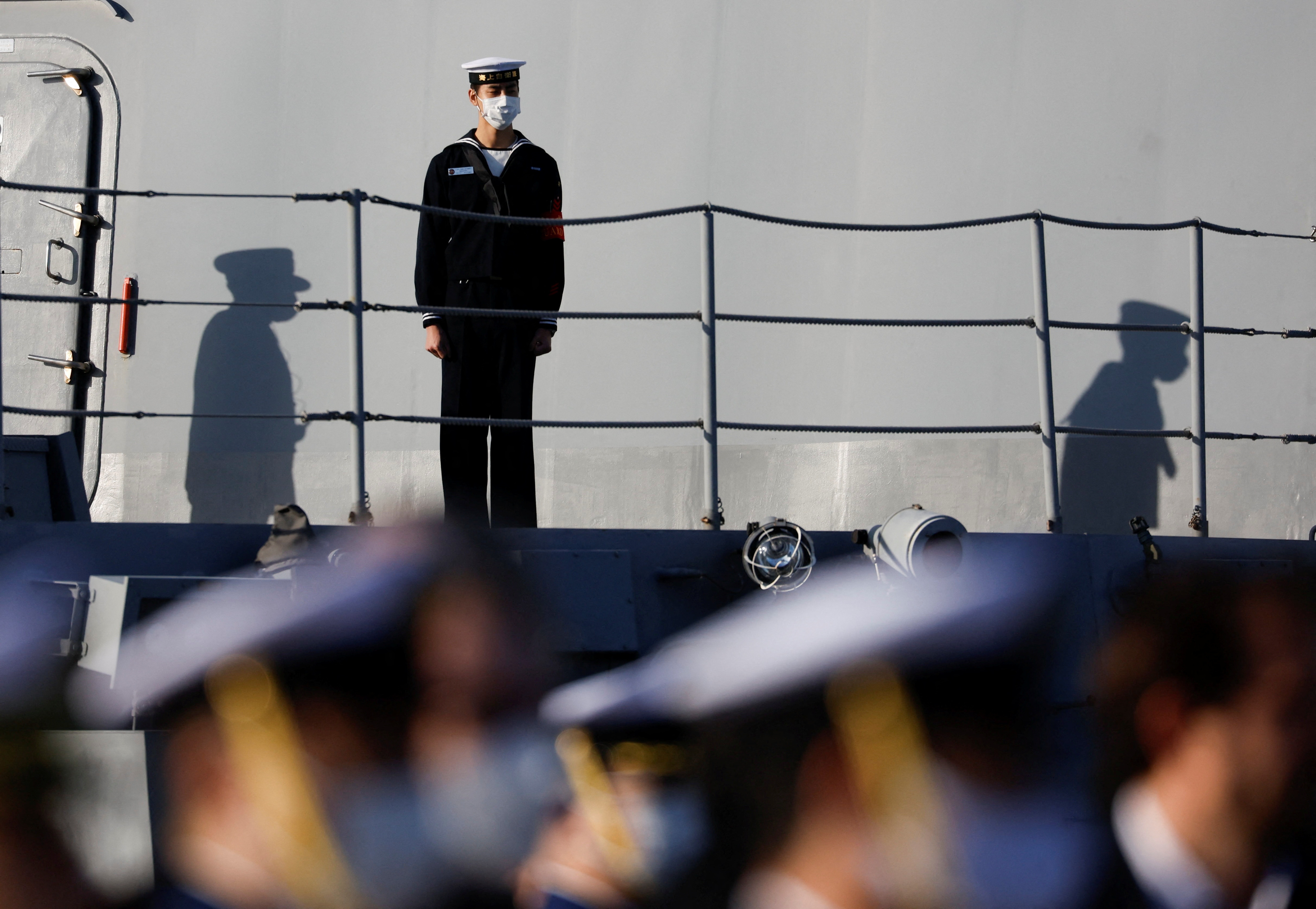 Buoc chuyen minh bat ngo cua Nhat Ban hinh anh