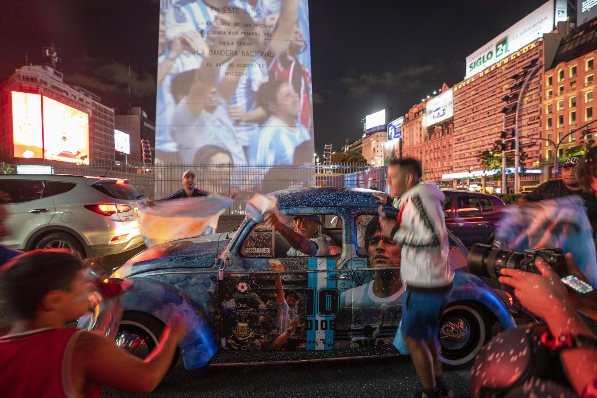 Nguoi Argentina thuc giac va tat ca don vao giac mo vo dich World Cup hinh anh