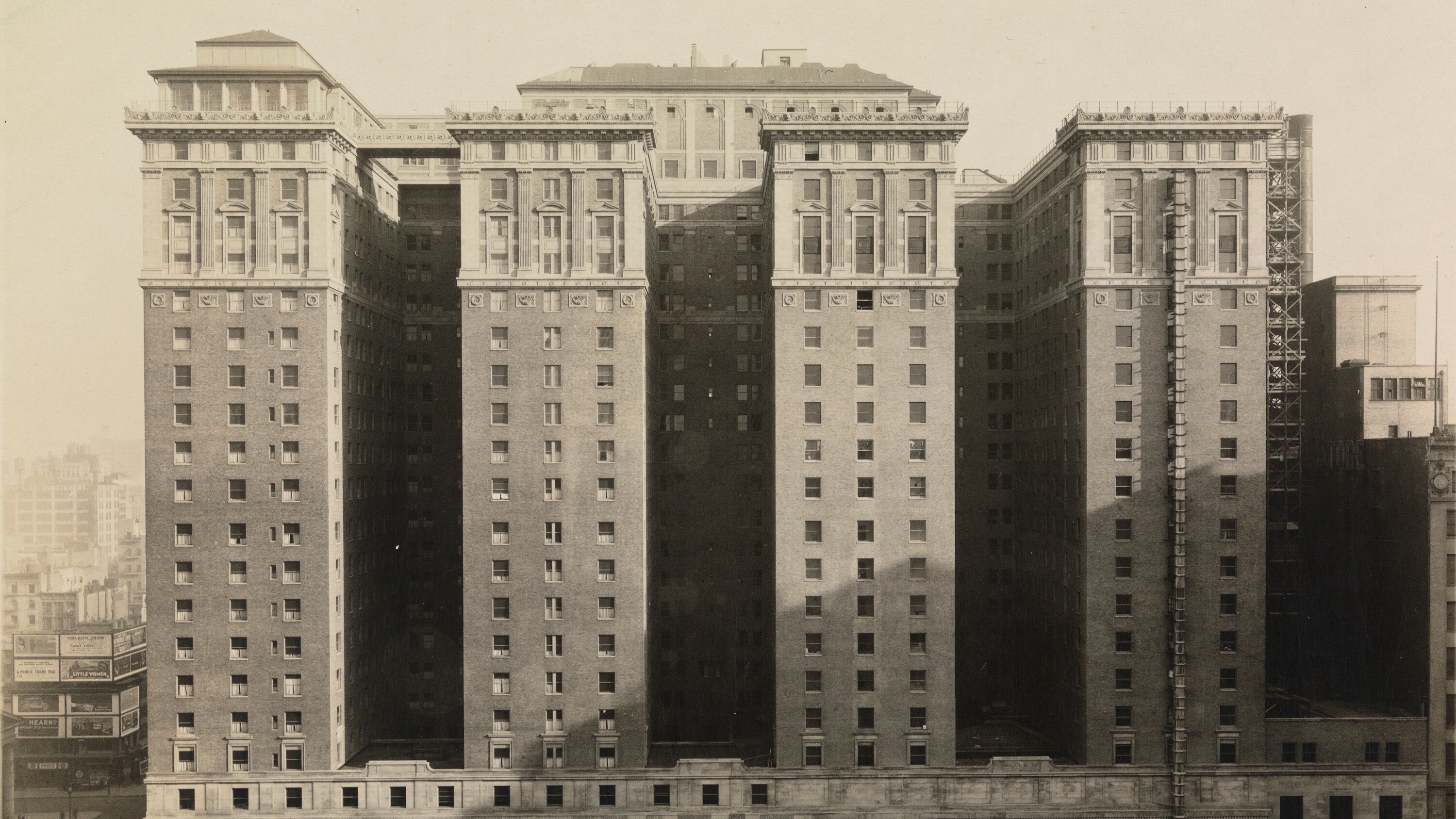 Bong mo cua khach san tung lon nhat the gioi hinh anh