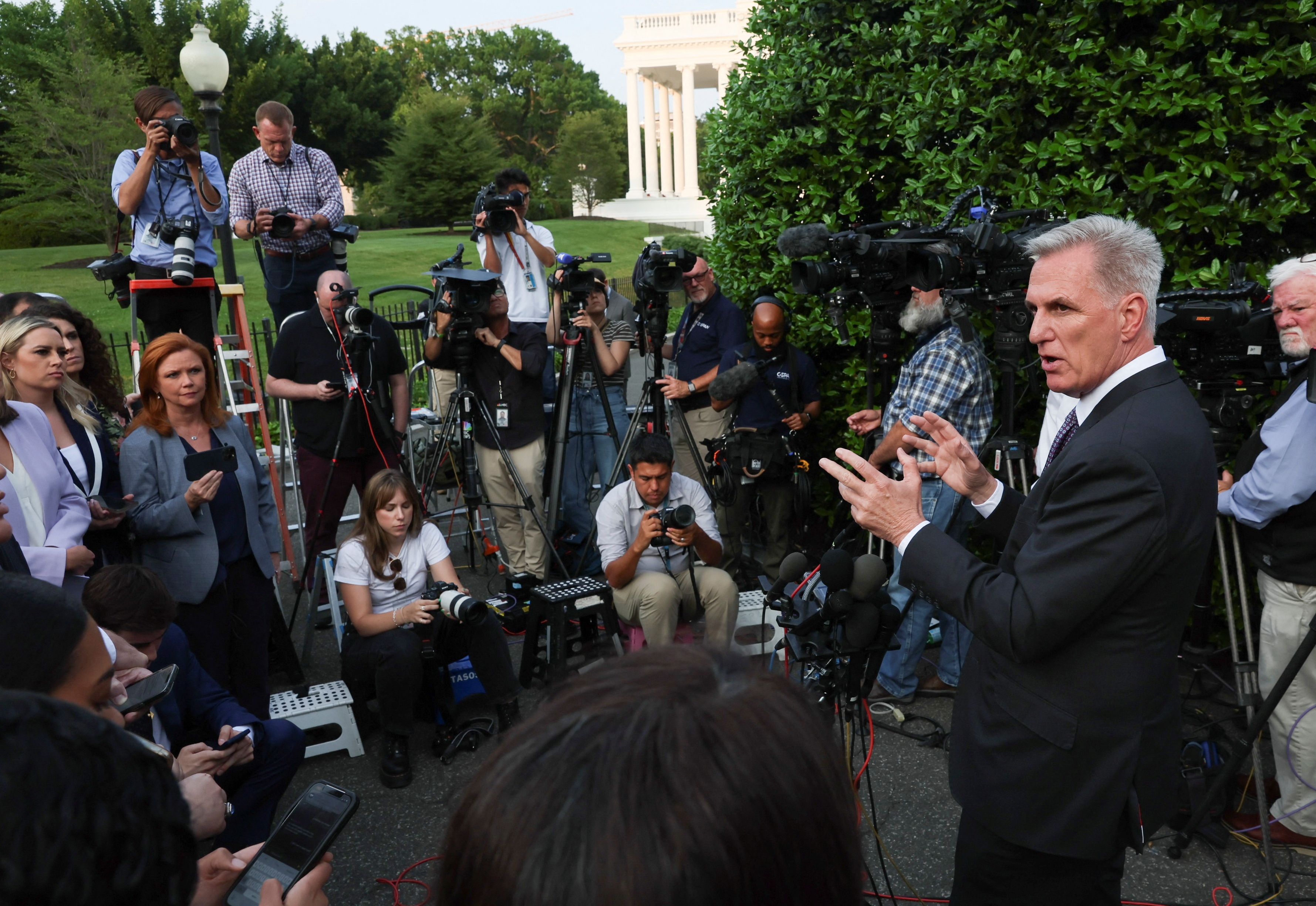 Dam phan no cong My anh 4